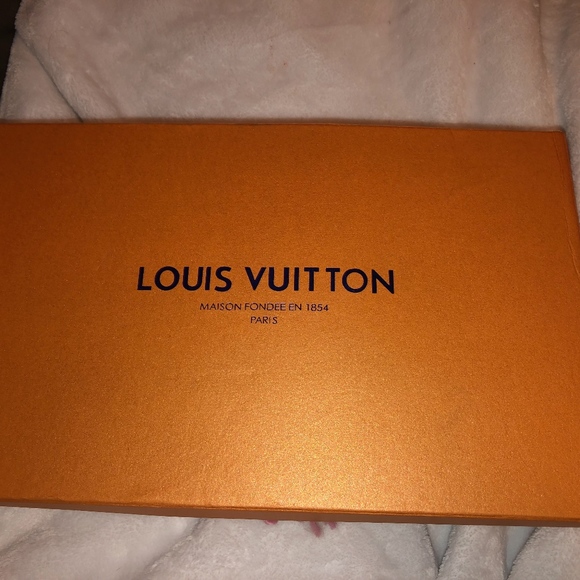 Scarf - Picture 5 of 5